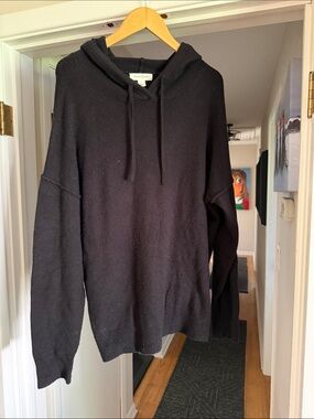 Treasure & Bond Black Crewneck Hoodie Sweater